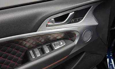 Genesis G70 2020, 129941 км, за 12936.01 USD - фото 19
