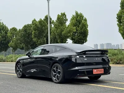 Lynk & Co Z10