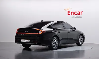 Hyundai Sonata 2022, 100856 км, за 12964.18 USD