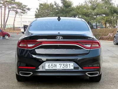 Hyundai Grandeur 2018, 103686 км, за 8533.54 USD