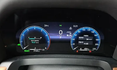 Toyota Alphard 2025, 27445 км, за 69996.08 USD - фото 8