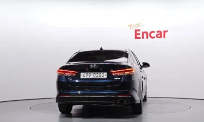 Kia K5 2016, 152531 км, за 2974.62 USD