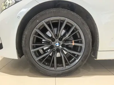 BMW 3 Series 2023, 103000 км, за 19714.43 USD