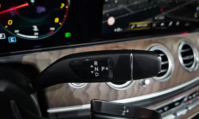 Mercedes-Benz E-Class 2022, 43984 км, за 24697.84 USD - фото 9