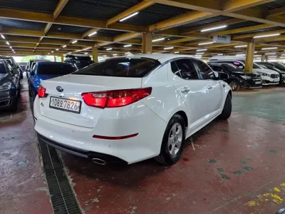 Kia K5 2015, 234463 км, за 2593.77 USD