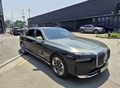 BMW 7-Series 2023, 37113 км, за 65772.12 USD