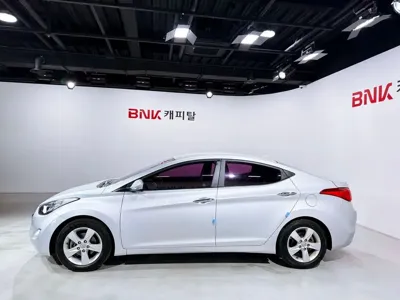 Hyundai Avante 2014, 181123 км, за 1850.87 USD