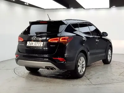 Hyundai Santafe 2016, 187596 км, за 5081.44 USD