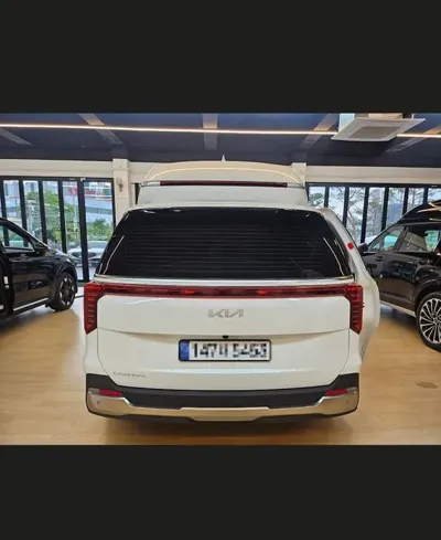 Kia Canival 2025, 4558 км, за 42254.42 USD