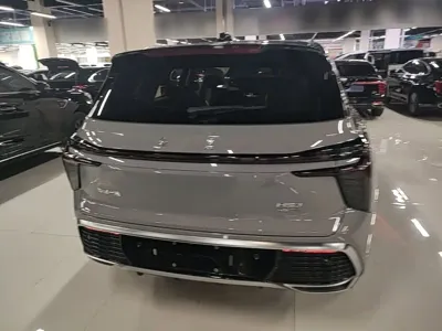 Hongqi Hongqi HS3 2023, 20099 км, за 12391.51 USD - фото 6