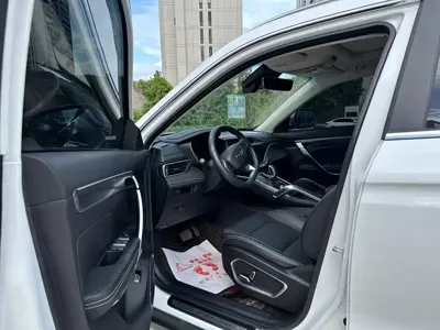Geely Boyue 2021, 50000 км, за 7855.75 USD