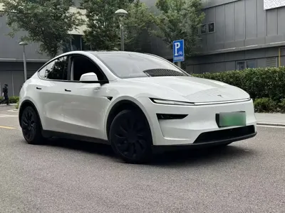 Tesla Model Y 2025, 26000 км, за 30809.72 USD