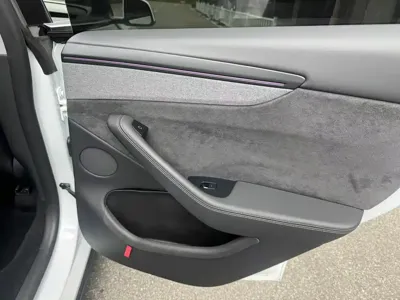 Tesla Model Y 2025, 26000 км, за 30809.72 USD - фото 6