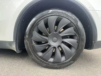 Tesla Model Y 2025, 26000 км, за 30809.72 USD - фото 8