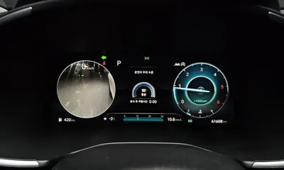 Hyundai Santafe 2021, 61608 км, за 18013.23 USD - фото 8
