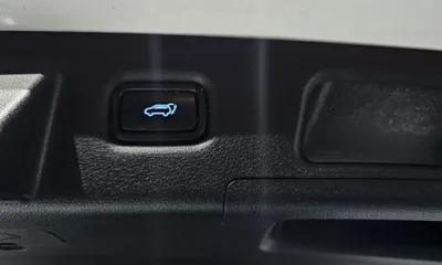 Hyundai Santafe 2021, 61608 км, за 18013.23 USD - фото 20