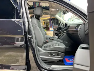 Volkswagen Teramont 2017, 80000 км, за 14309.73 USD