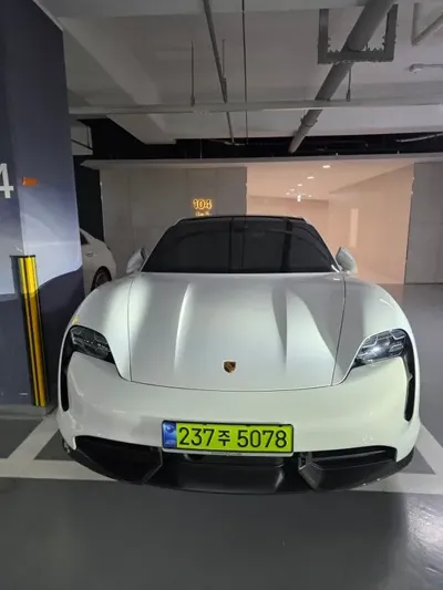 Porsche Taycan 2024, 7000 км, за 107338.11 USD
