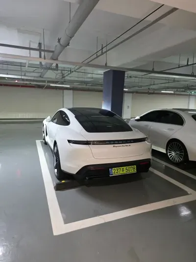Porsche Taycan 2024, 7000 км, за 107338.11 USD