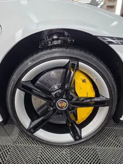 Porsche Taycan 2024, 7000 км, за 107338.11 USD