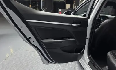 Hyundai Avante 2019, 73458 км, за 8400.07 USD - фото 25