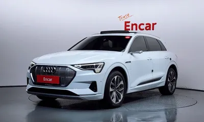 Audi e-tron · 2022 год