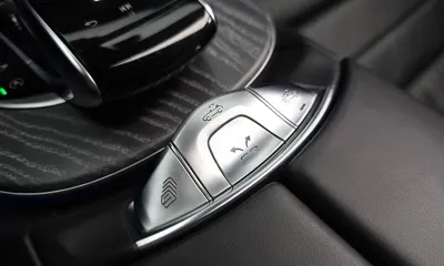 Mercedes-Benz E-Class 2021, 49964 км, за 31138.26 USD - фото 29