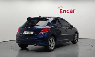 Peugeot 207 2011, 58915 км, за 2582.78 USD