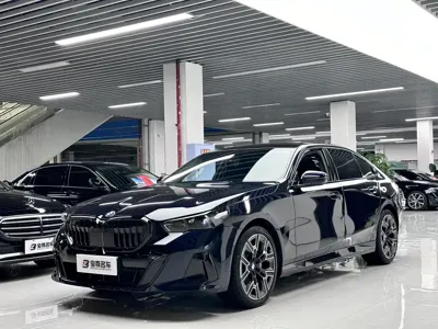 BMW 5 Series · 2025 год