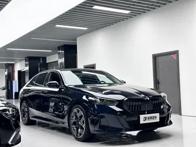 BMW 5 Series 2025, 16000 км, за 42257.24 USD