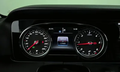 Mercedes-Benz E-Class 2017, 117603 км, за 12286.29 USD - фото 8