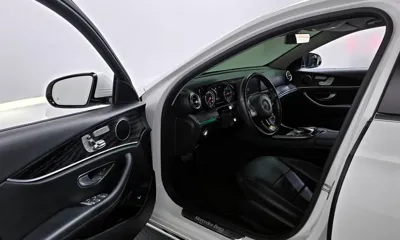 Mercedes-Benz E-Class 2017, 117603 км, за 12286.29 USD - фото 10
