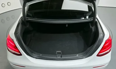 Mercedes-Benz E-Class 2017, 117603 км, за 12286.29 USD - фото 18