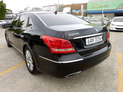 Hyundai Equus 2012, 285346 км, за 2225.29 USD