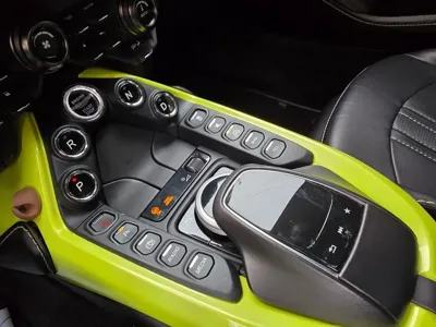 Astonmartin Vantage 2019, 73000 км, за 59849.13 USD - фото 11