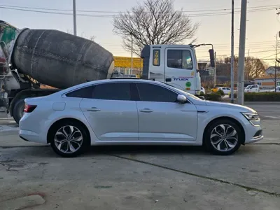 Renault-KoreaSamsung SM6 2019, 103000 км, за 5483.98 USD
