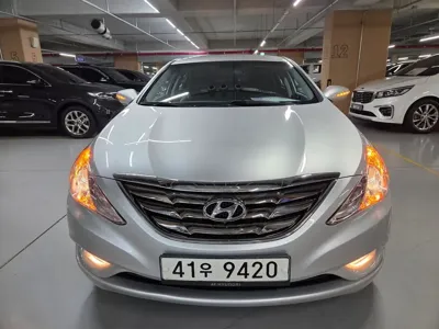 Hyundai Sonata 2011, 80691 км, за 2445.8 USD