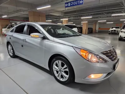Hyundai Sonata 2011, 80691 км, за 2445.8 USD