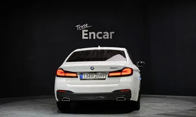 BMW 5-Series 2023, 57870 км, за 27483.42 USD
