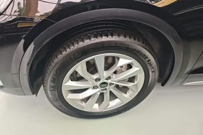 Audi Q5L 2023, 26900 км, за 34217 USD - фото 11