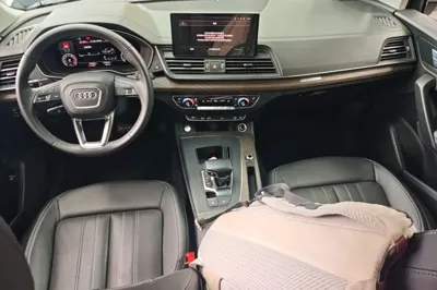 Audi Q5L 2023, 26900 км, за 34217 USD - фото 13