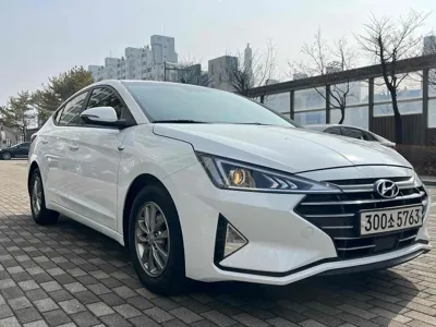 Hyundai Avante 2020, 130000 км, за 6078.62 USD