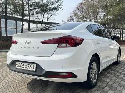 Hyundai Avante 2020, 130000 км, за 6078.62 USD