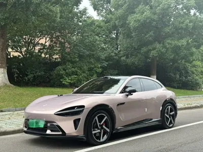 Xiaomi 小米YU7 · 2025 год