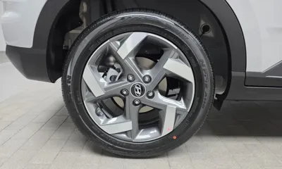 Hyundai Venue 2026, 290 км, за 14962.28 USD