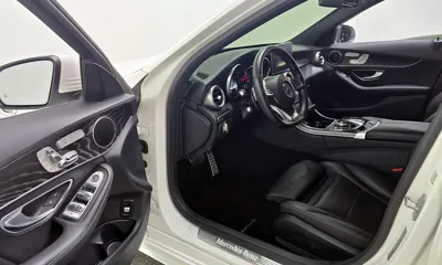 Mercedes-Benz C-Class 2018, 65723 км, за 12958.25 USD - фото 10