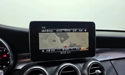 Mercedes-Benz C-Class 2018, 65723 км, за 12958.25 USD - фото 13