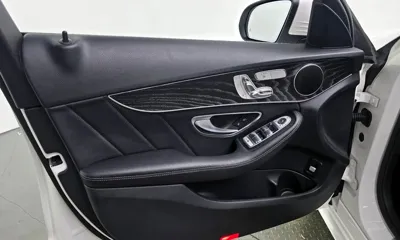Mercedes-Benz C-Class 2018, 65723 км, за 12958.25 USD - фото 24