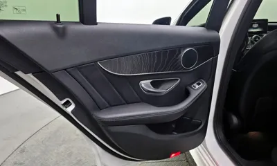 Mercedes-Benz C-Class 2018, 65723 км, за 12958.25 USD - фото 25