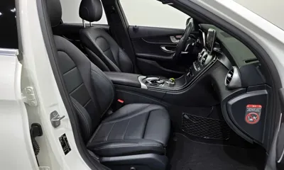 Mercedes-Benz C-Class 2018, 65723 км, за 12958.25 USD - фото 26